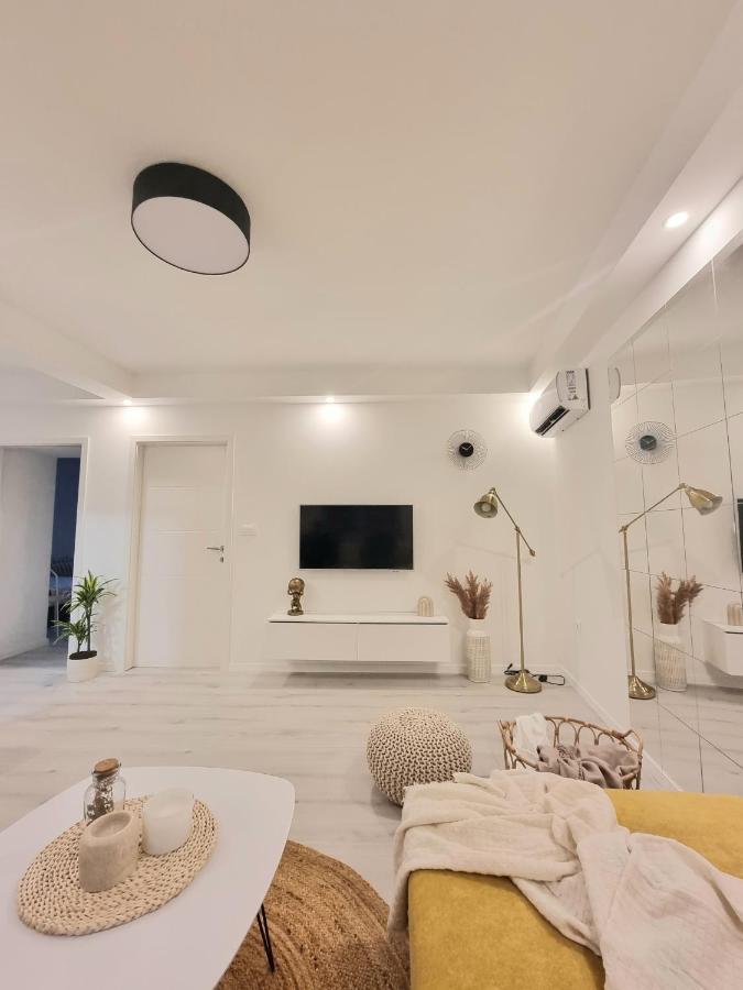 Appartement Un Ami à Pula Extérieur photo
