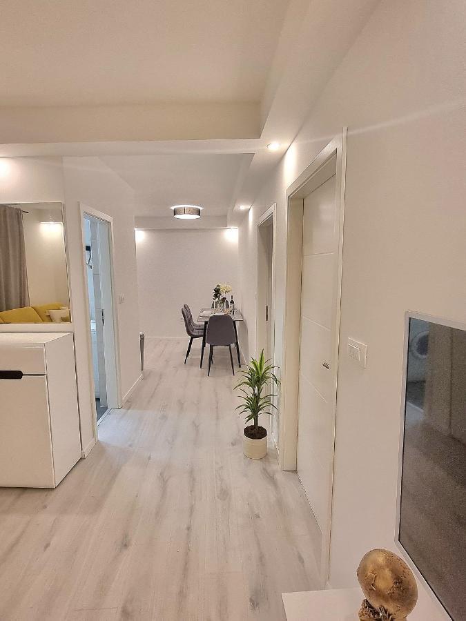 Appartement Un Ami à Pula Extérieur photo